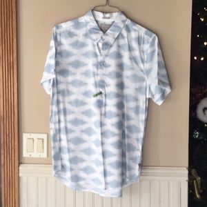 Guess Men’s large short sleeve shirt